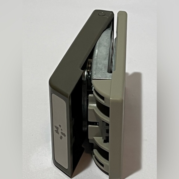 Stampin Up Holly Berry Happiness Builder Paper Craft Punch - Picture 4 of 4